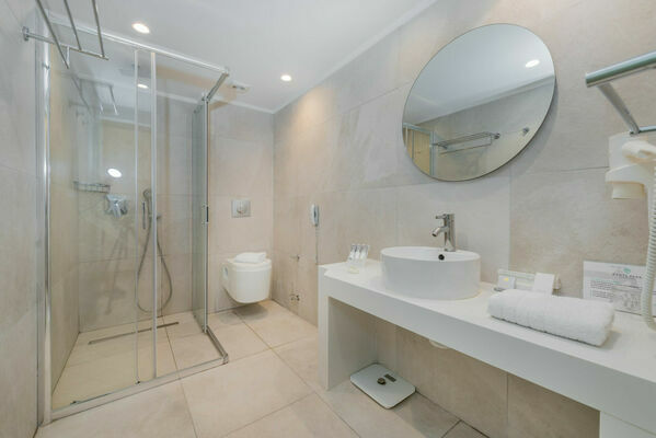 BATHROOM1