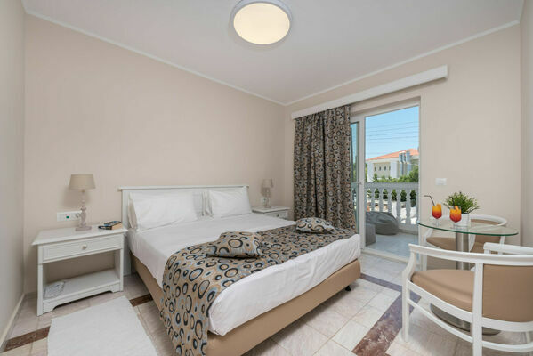 PREMIUM_ROOM
