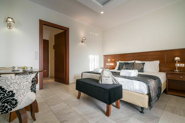 PREMIUM_SUITE_MASTER_BEDROOM