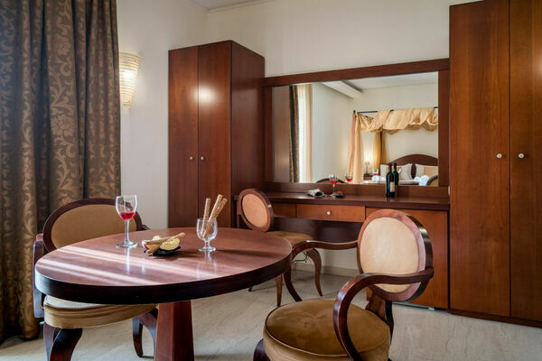 SUITE_MASTER_BEDROOM_3