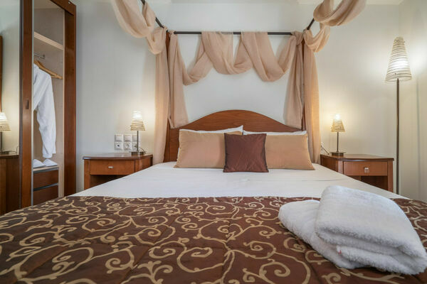 SUITE_MASTER_BEDROOM_3