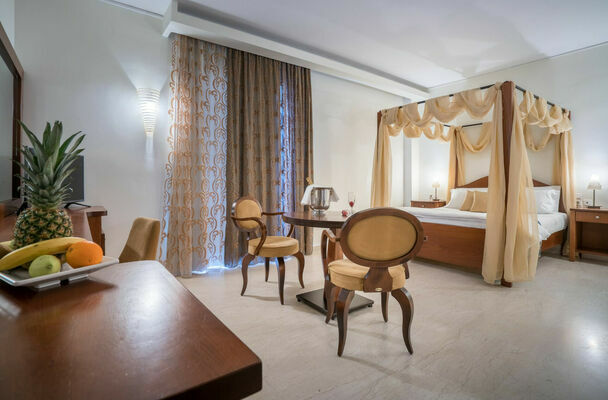 SUPERIOR_ROOM_5