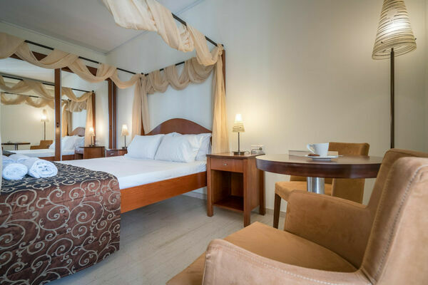 SUPERIOR_ROOM_6